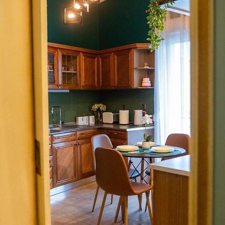 Corner House Apartment Kastoria Bagian luar foto