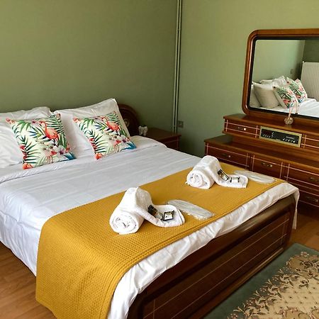Corner House Apartment Kastoria Bagian luar foto