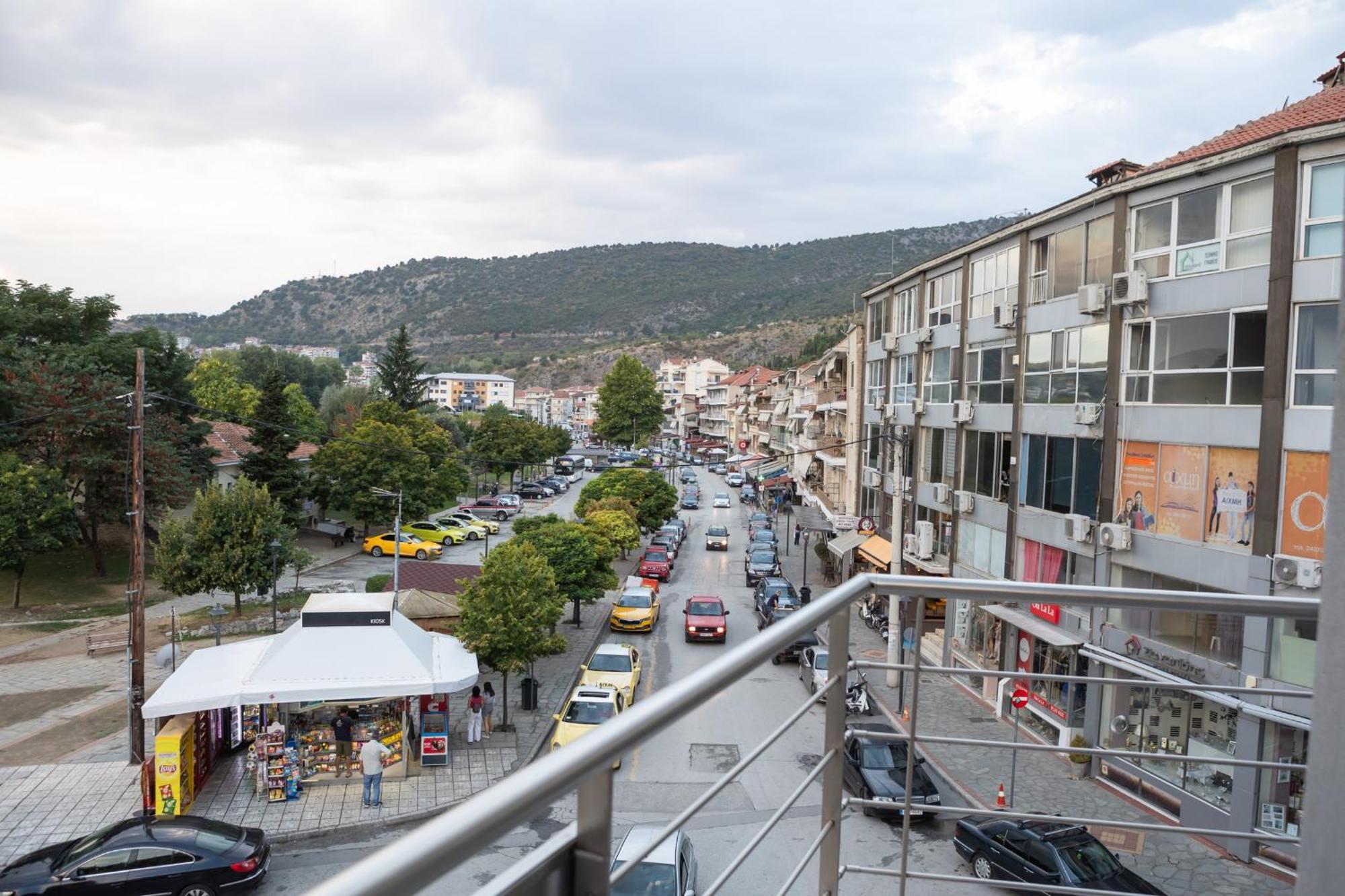 Corner House Apartment Kastoria Bagian luar foto