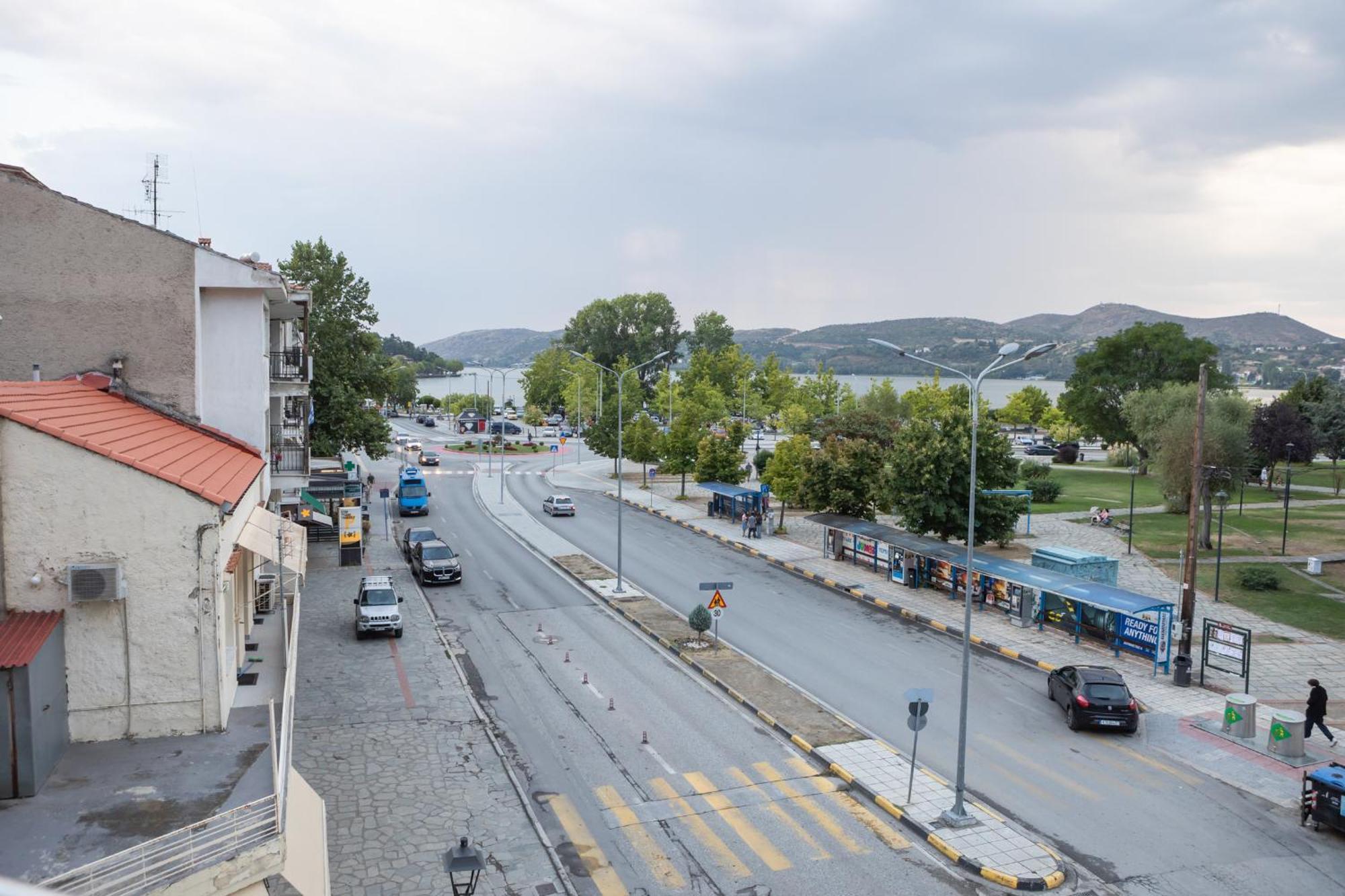 Corner House Apartment Kastoria Bagian luar foto