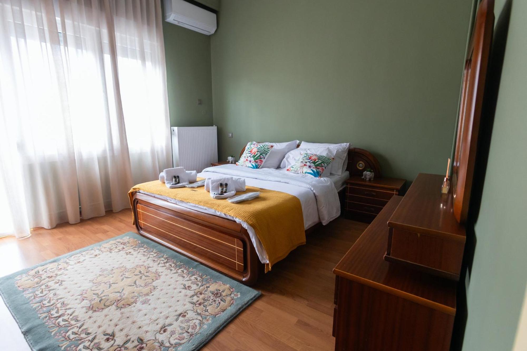 Corner House Apartment Kastoria Bagian luar foto